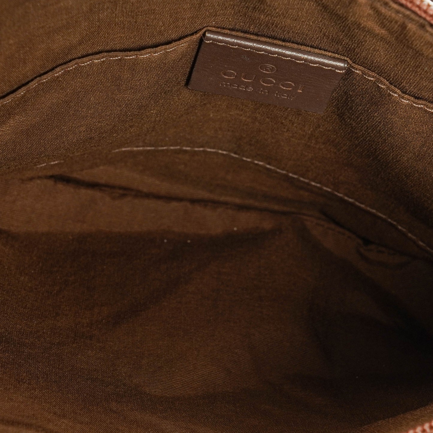Gucci Pochette aus GG Canvas
