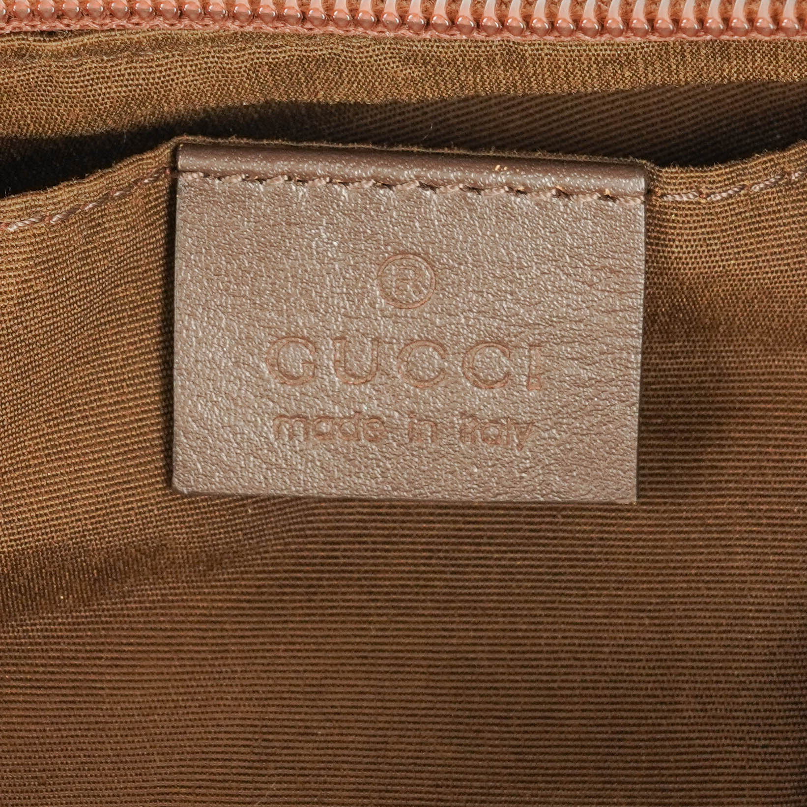 Gucci Pochette aus GG Canvas