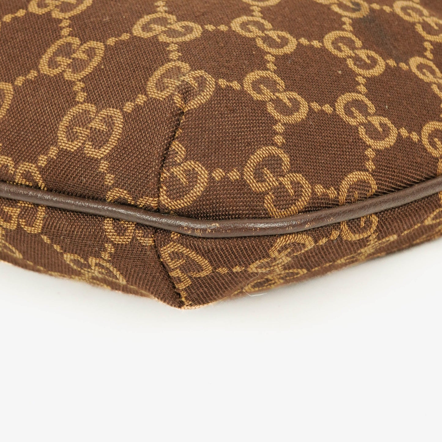 Gucci Pochette aus GG Canvas