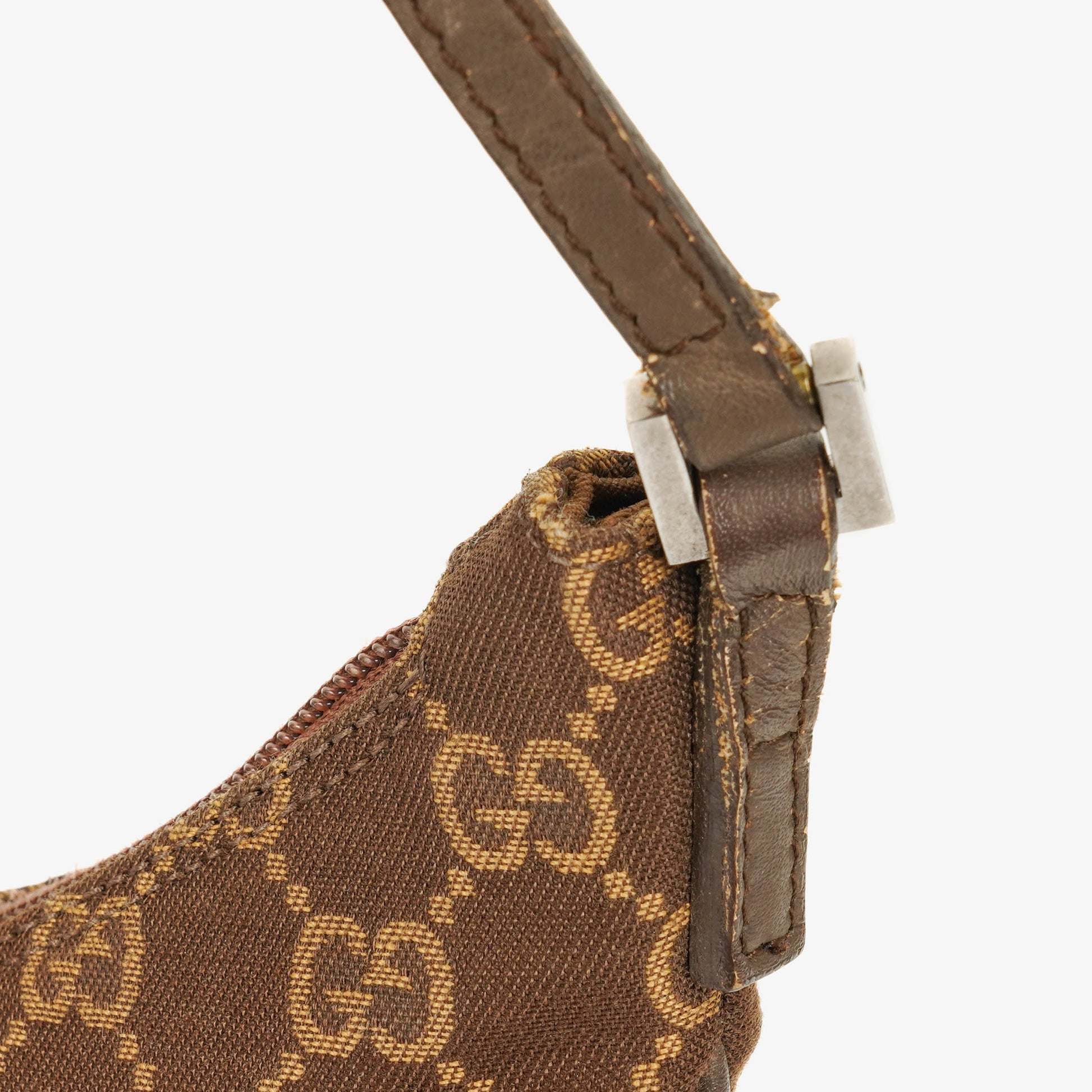 Gucci Pochette aus GG Canvas