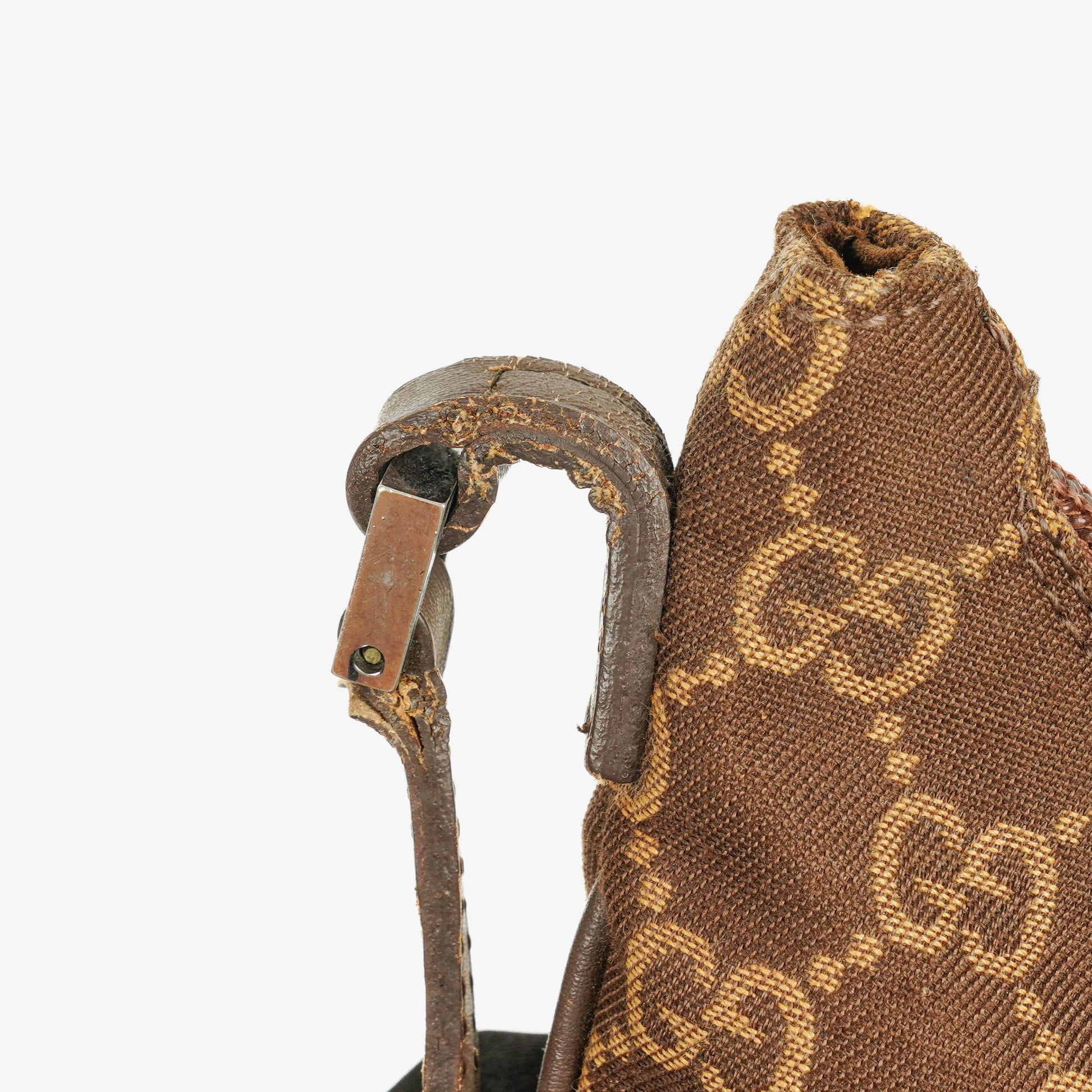 Gucci Pochette aus GG Canvas