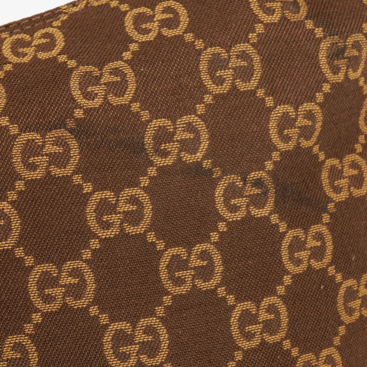 Gucci Pochette aus GG Canvas
