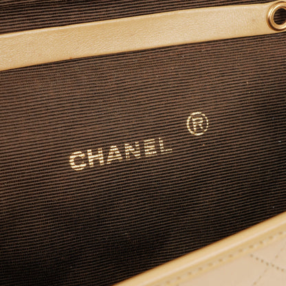 CHANEL Mini Flap Bag aus beigem gestepptem Lammleder mit 24K vergoldeten Beschlägen