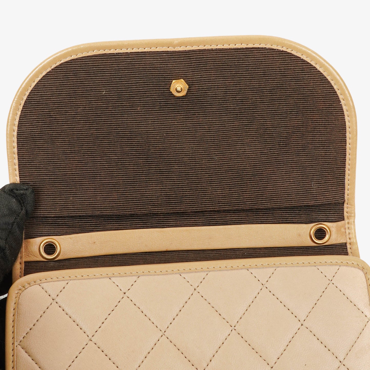CHANEL Mini Flap Bag aus beigem gestepptem Lammleder mit 24K vergoldeten Beschlägen