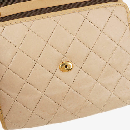 CHANEL Mini Flap Bag aus beigem gestepptem Lammleder mit 24K vergoldeten Beschlägen