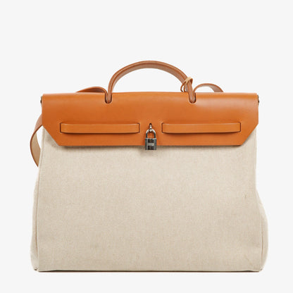Hermès Herbag MM 2-Way Schultertasche aus Vache Hunter Criss Viking in Ecru Beige Naturel