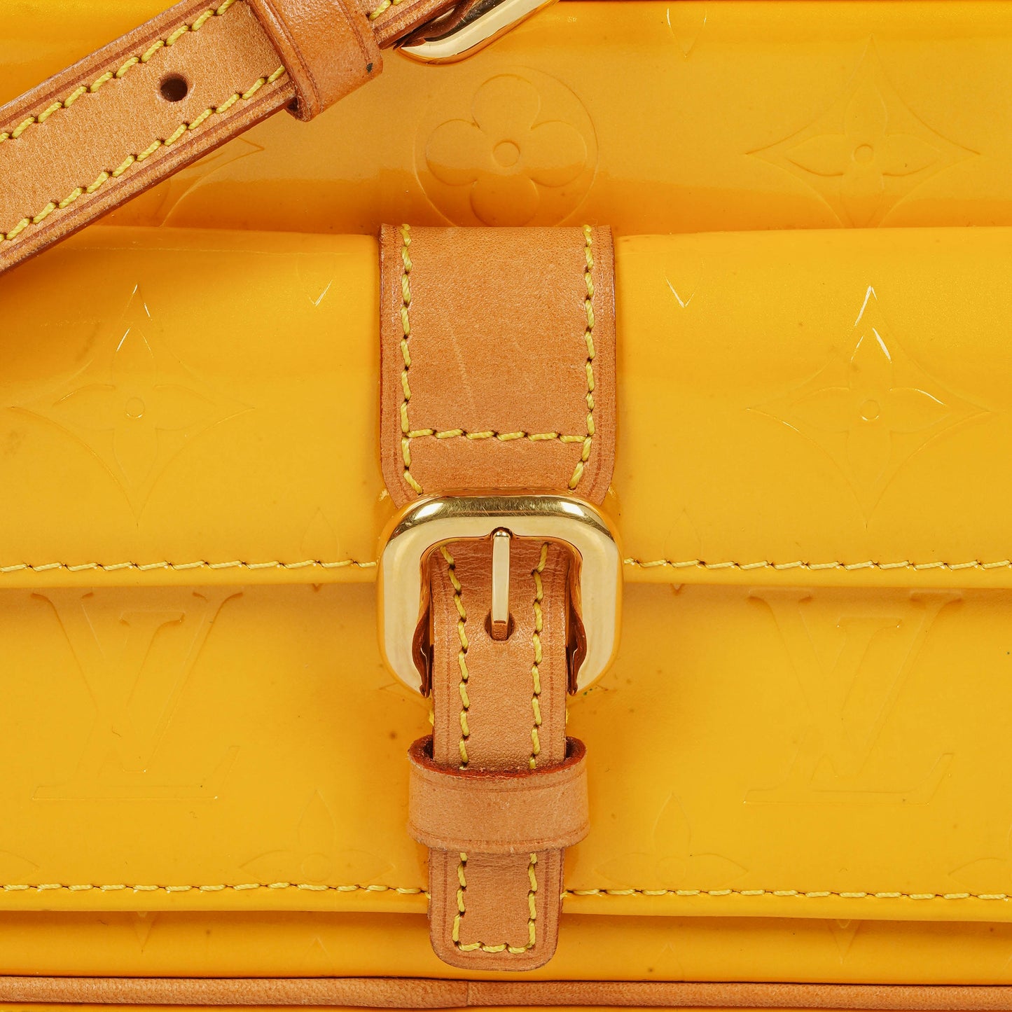 Louis Vuitton Christie Monogram aus gelbem Monogram Vernis
