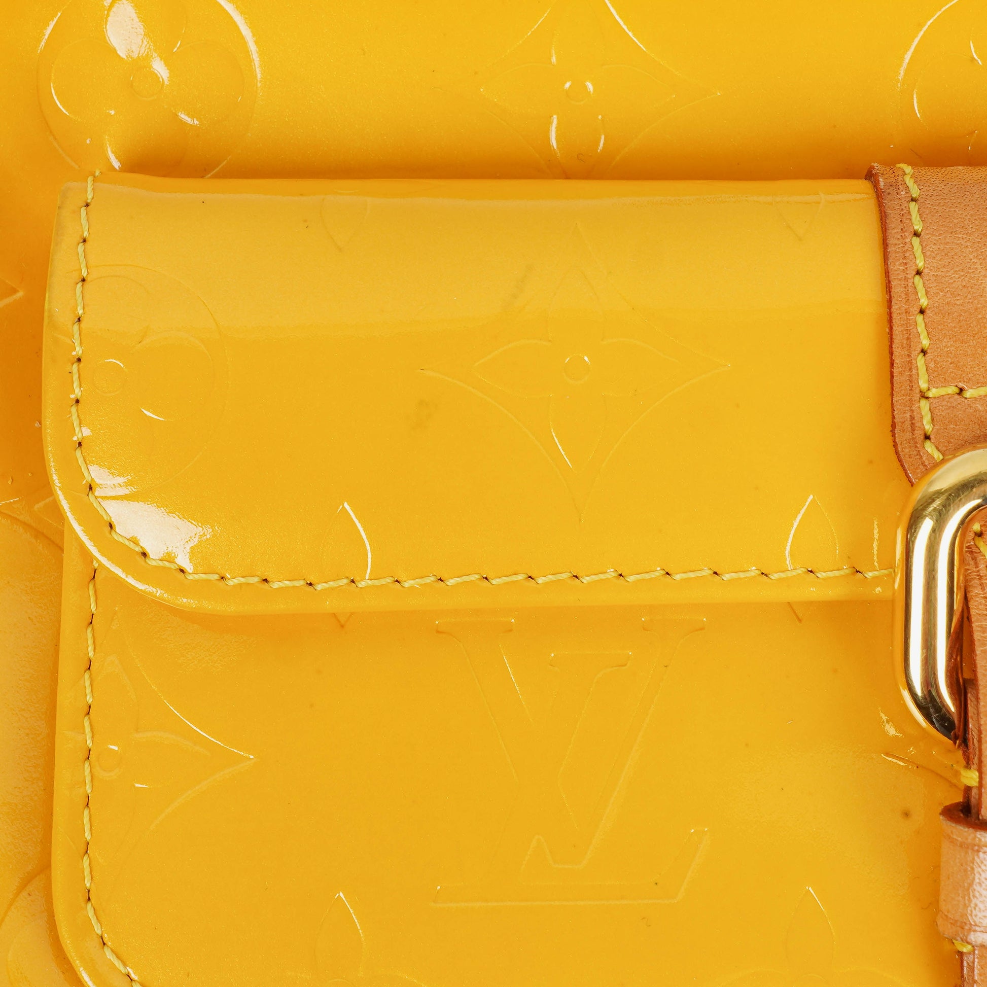 Louis Vuitton Christie Monogram aus gelbem Monogram Vernis