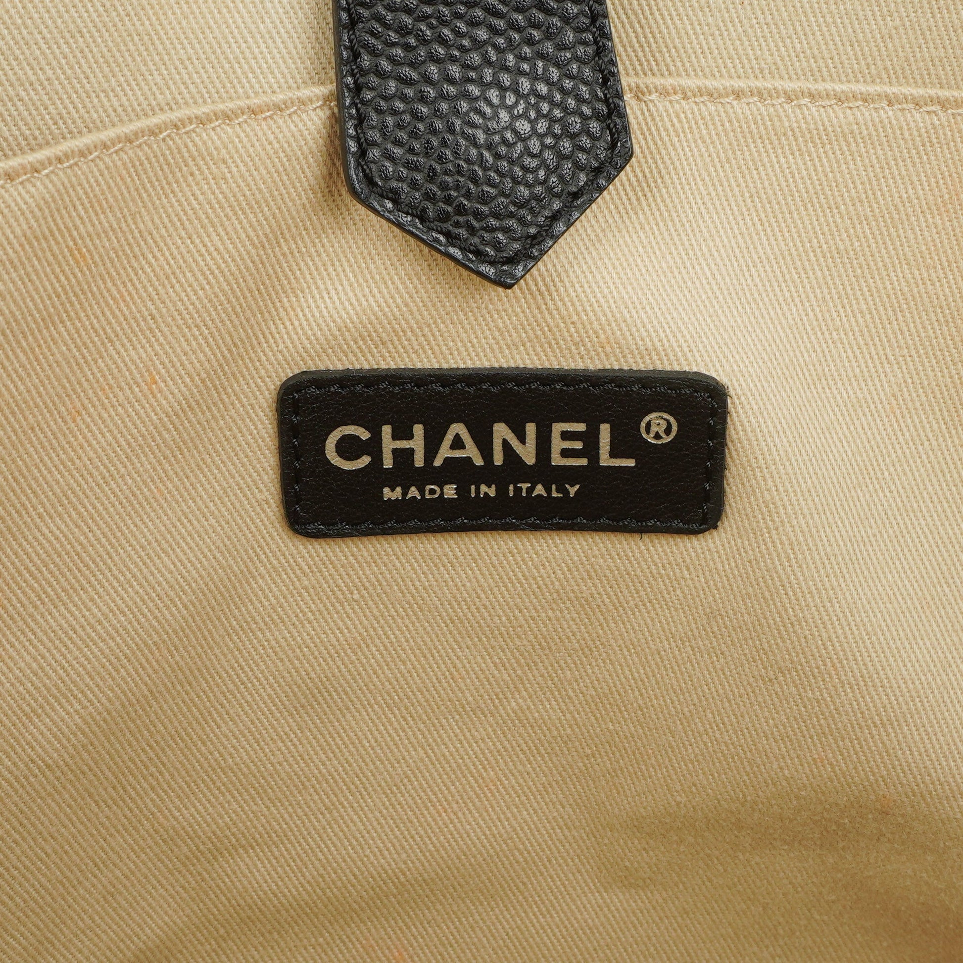 Chanel Le Train Tasche aus schwarzem beschichtetem Canvas
