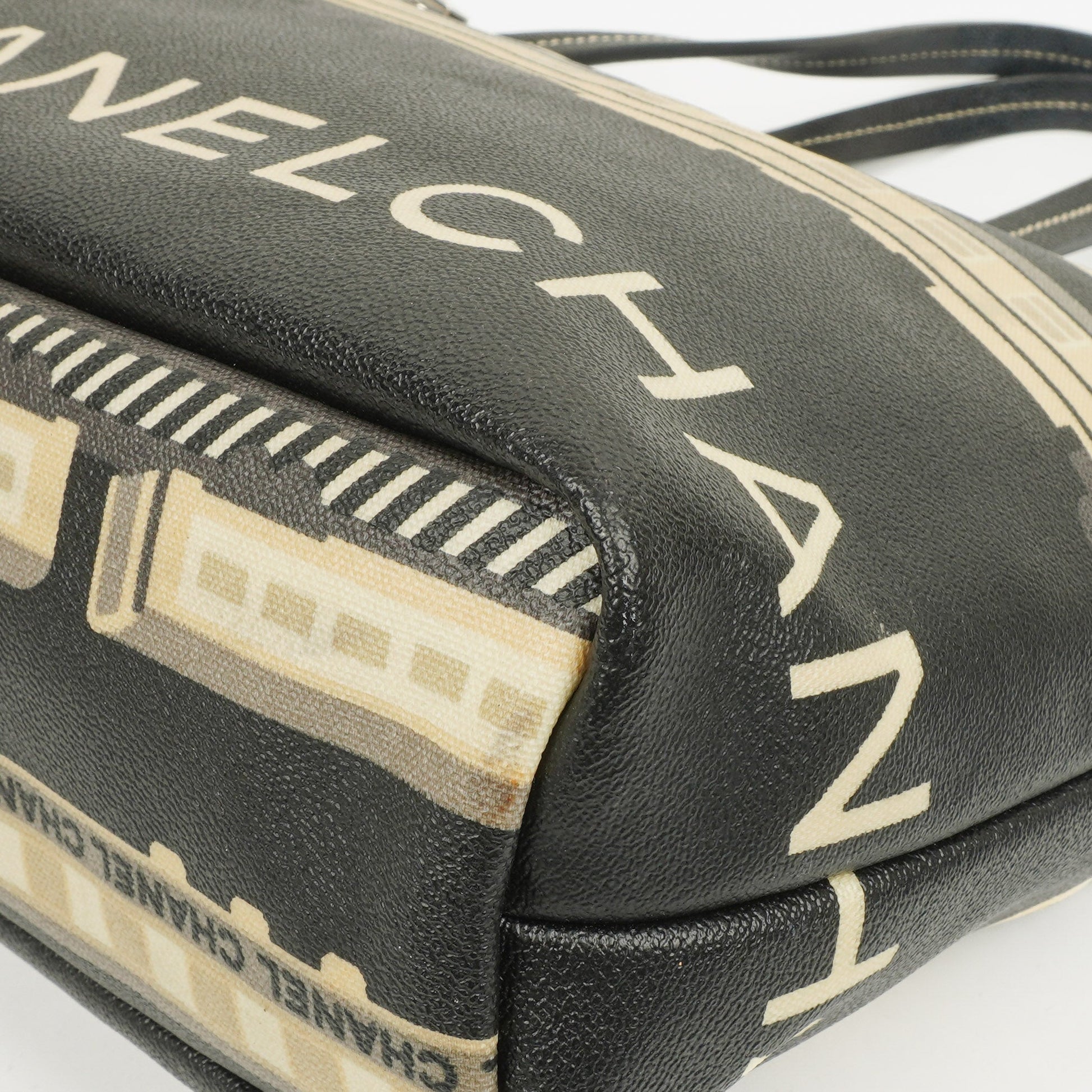 Chanel Le Train Tasche aus schwarzem beschichtetem Canvas