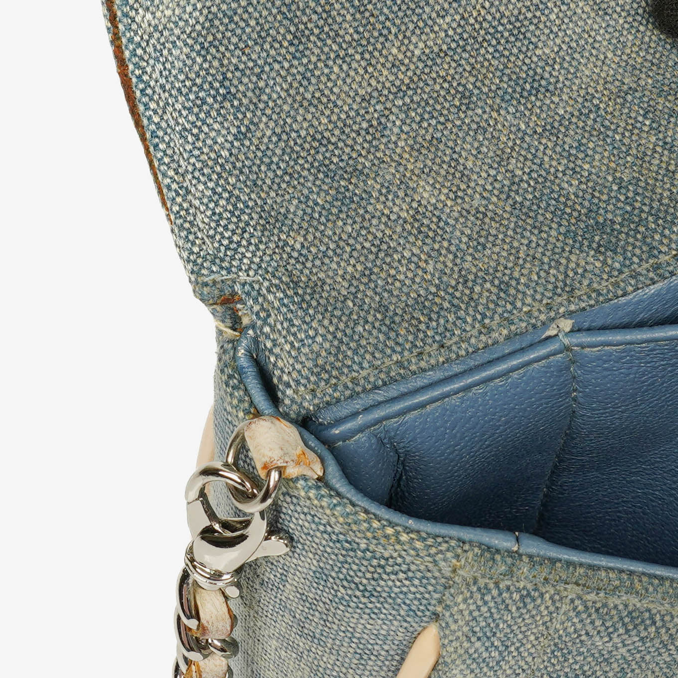 Chanel East West Chocolate Bar Tasche aus blauem Denim