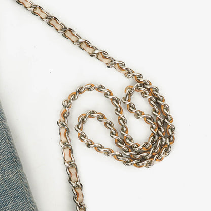 Chanel East West Chocolate Bar Tasche aus blauem Denim