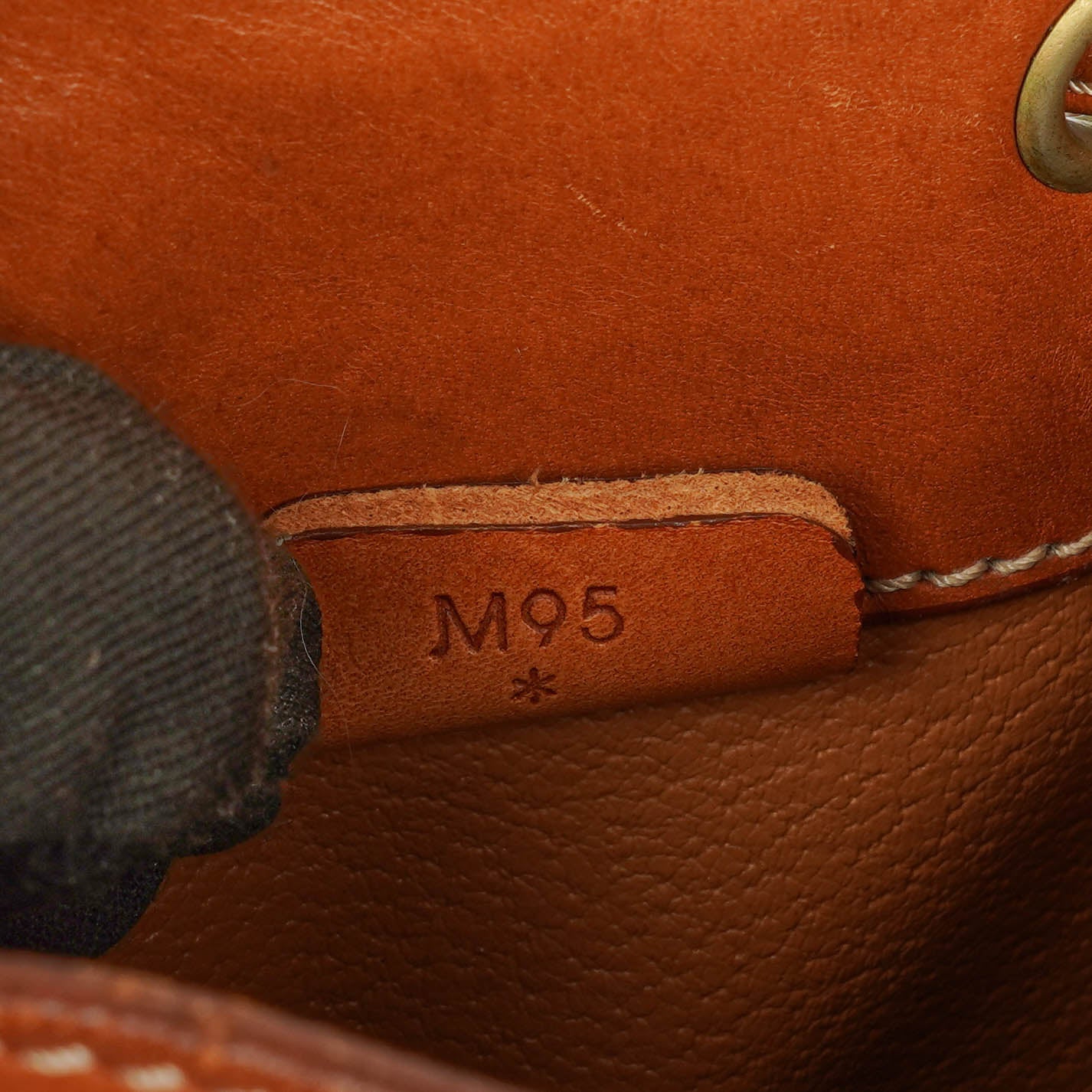 Celine Vintage Macadam Triomphe Bucket Bag mit Zugband in Braun