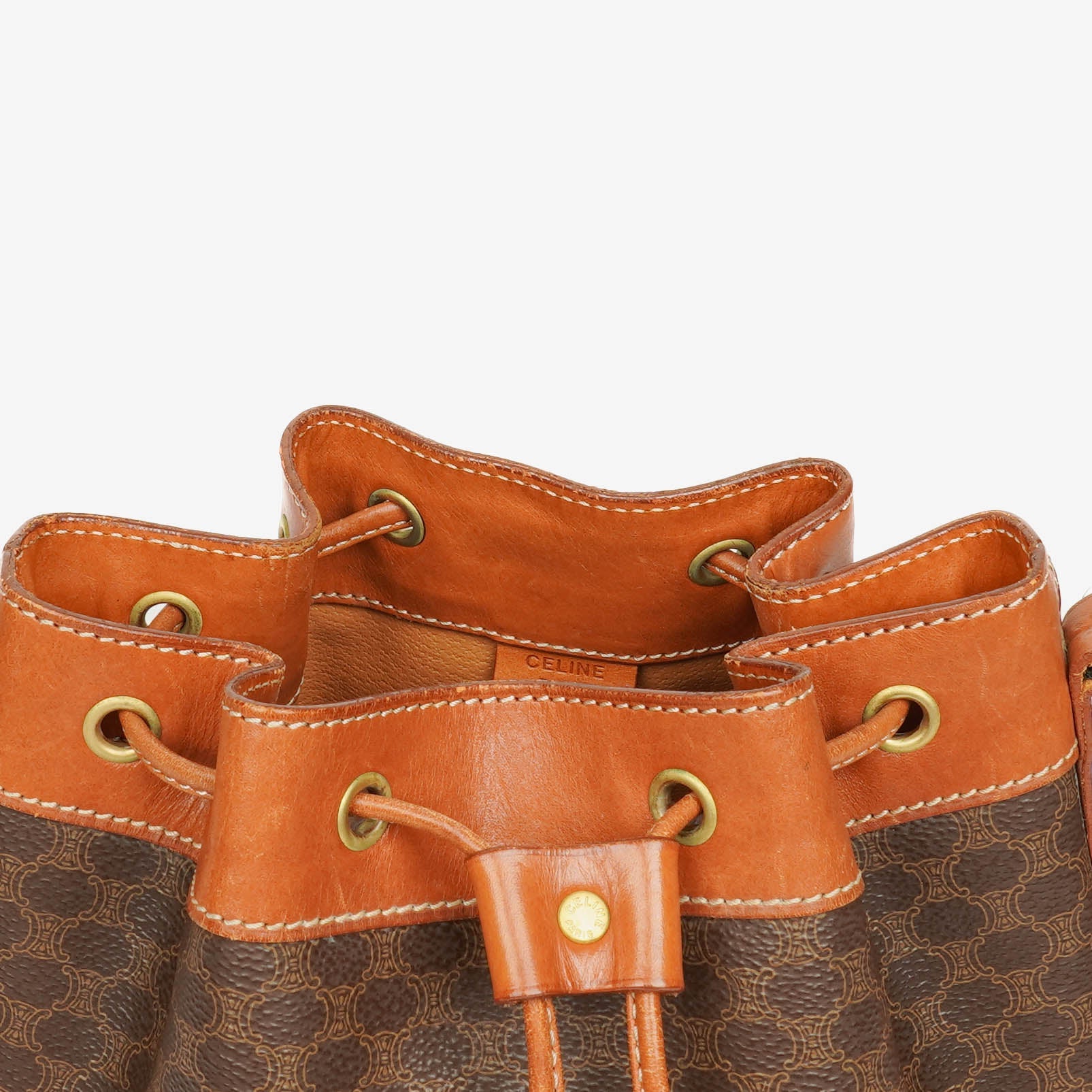 Celine Vintage Macadam Triomphe Bucket Bag mit Zugband in Braun