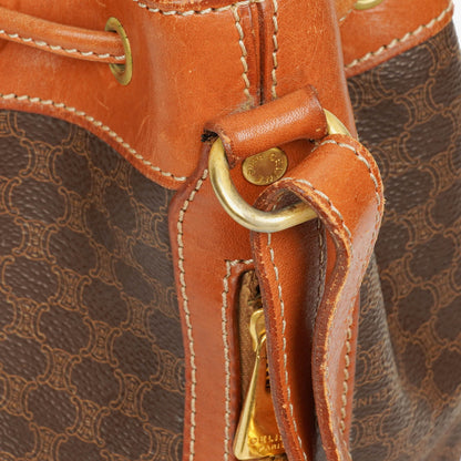 Celine Vintage Macadam Triomphe Bucket Bag mit Zugband in Braun
