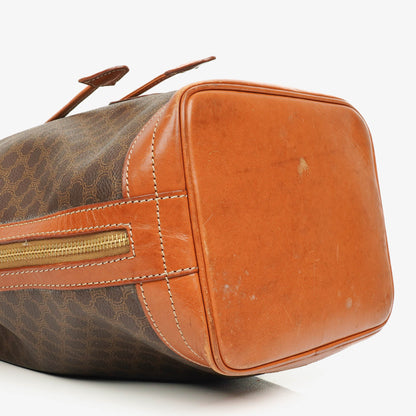 Celine Vintage Macadam Triomphe Bucket Bag mit Zugband in Braun