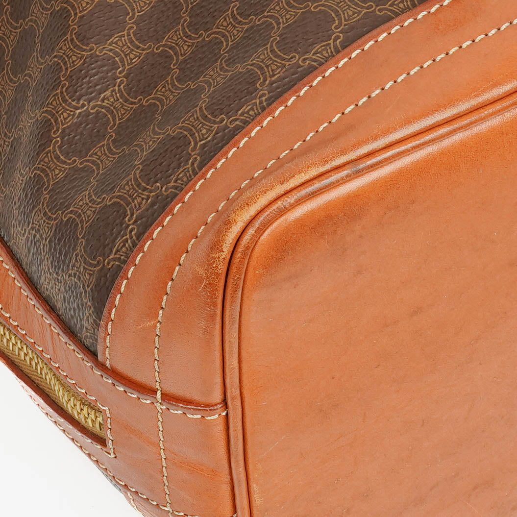 Celine Vintage Macadam Triomphe Bucket Bag mit Zugband in Braun