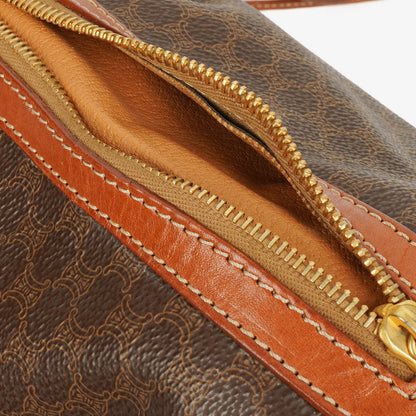 Celine Vintage Macadam Triomphe Bucket Bag mit Zugband in Braun