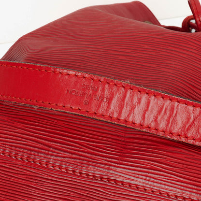 Louis Vuitton Petit Noé Schultertasche aus rotem Epi Leder
