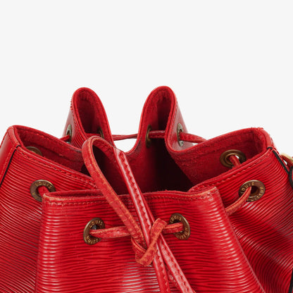 Louis Vuitton Petit Noé Schultertasche aus rotem Epi Leder