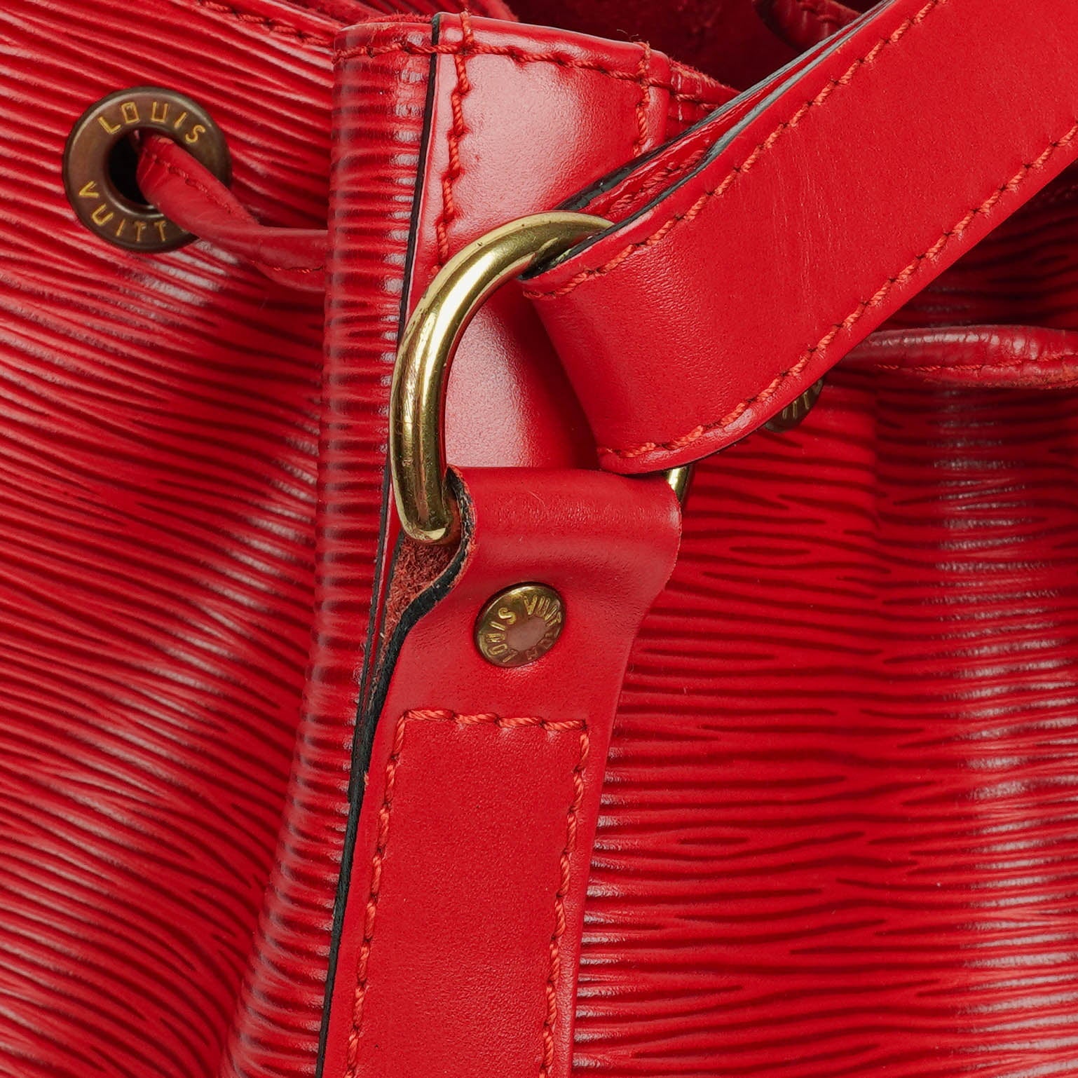 Louis Vuitton Petit Noé Schultertasche aus rotem Epi Leder