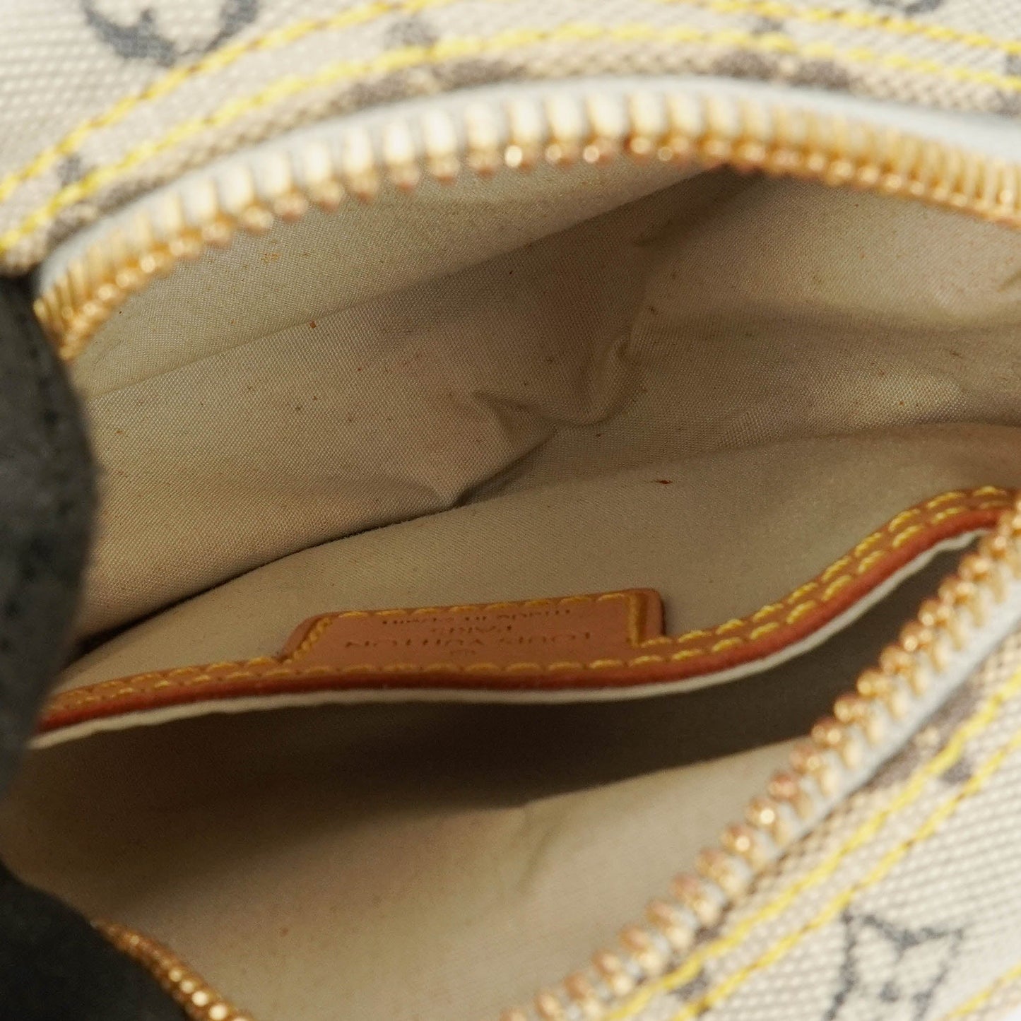 Louis Vuitton Mini Jeanne PM Schultertasche aus blauem Monogram Mini Lin