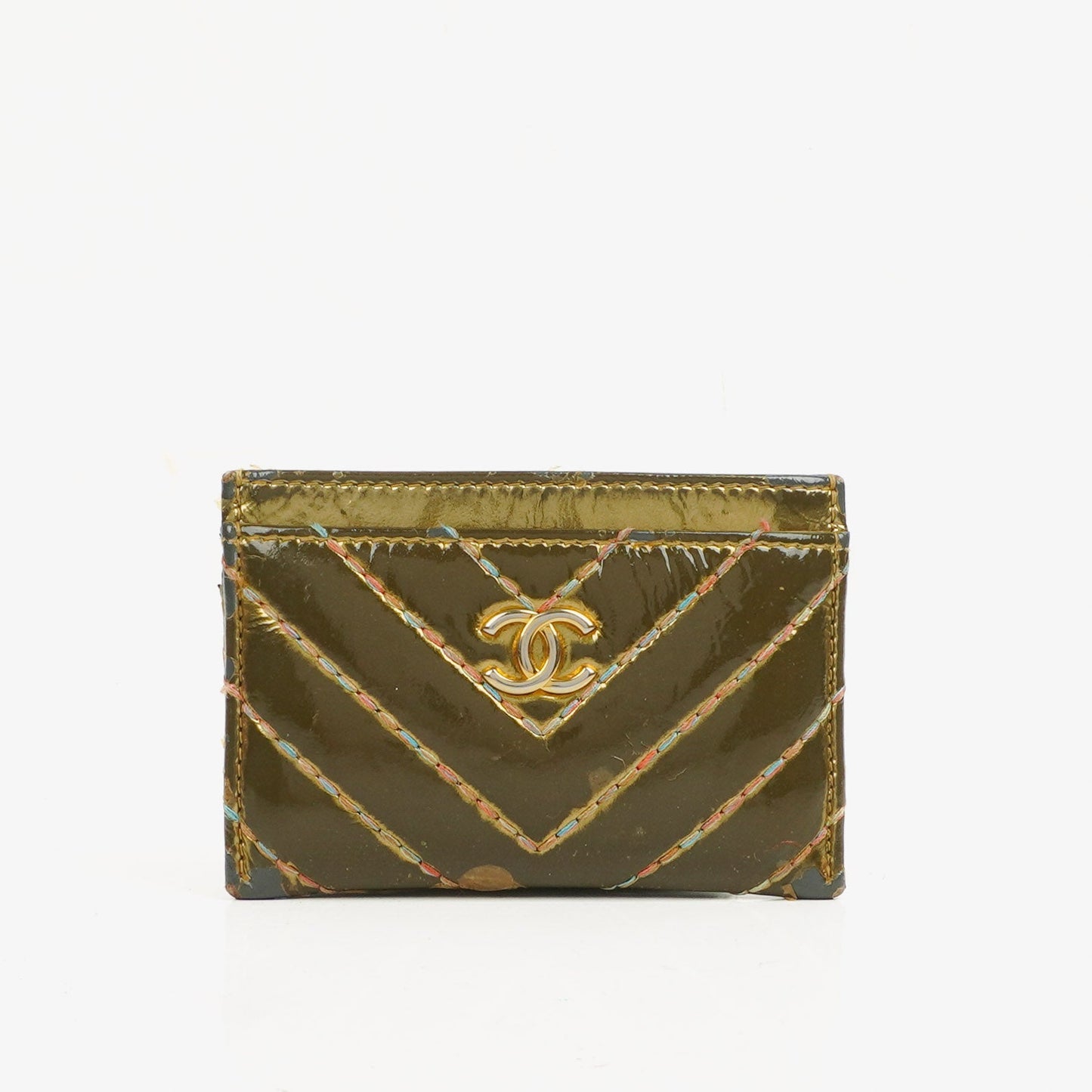 CHANEL Kartenhalter aus metallic-goldenem Kalbsleder mit Chevron-Steppung
