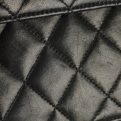 Chanel Medium Classic Single Flap Bag aus schwarzem gestepptem Lammleder mit 24K vergoldeter Hardware
