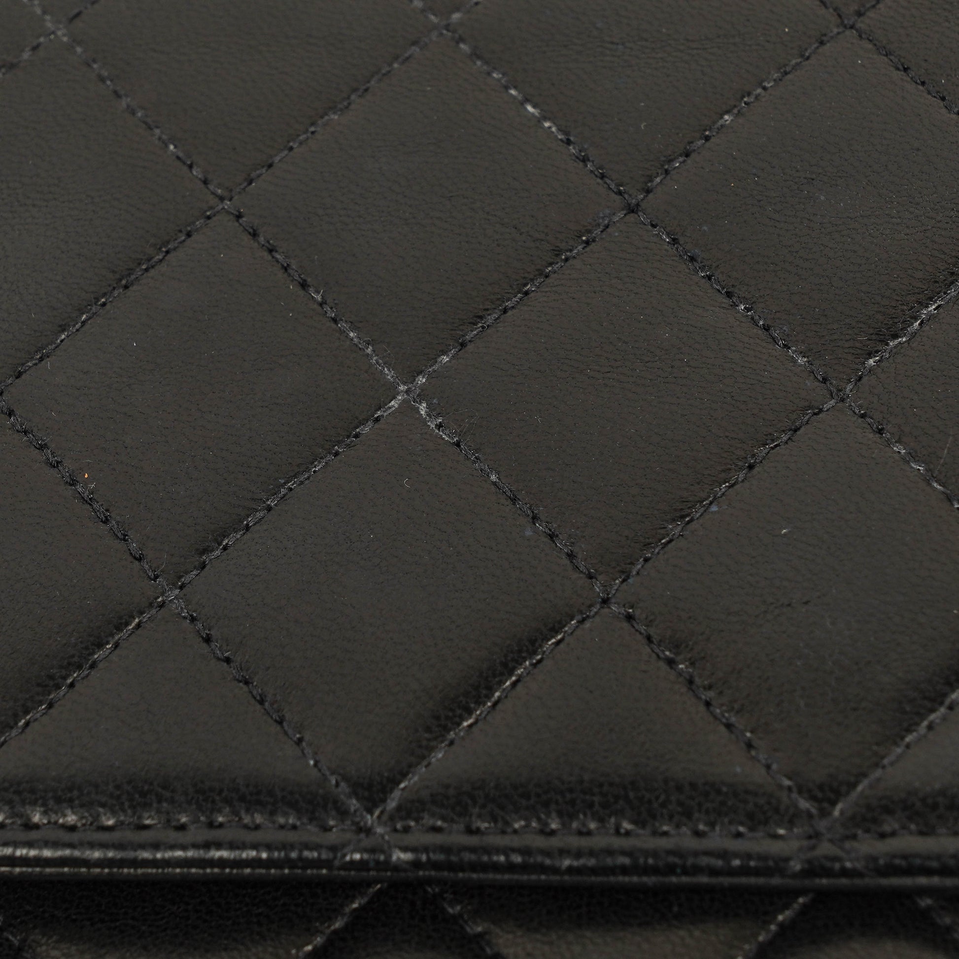 Chanel Medium Classic Single Flap Bag aus schwarzem gestepptem Lammleder mit 24K vergoldeter Hardware