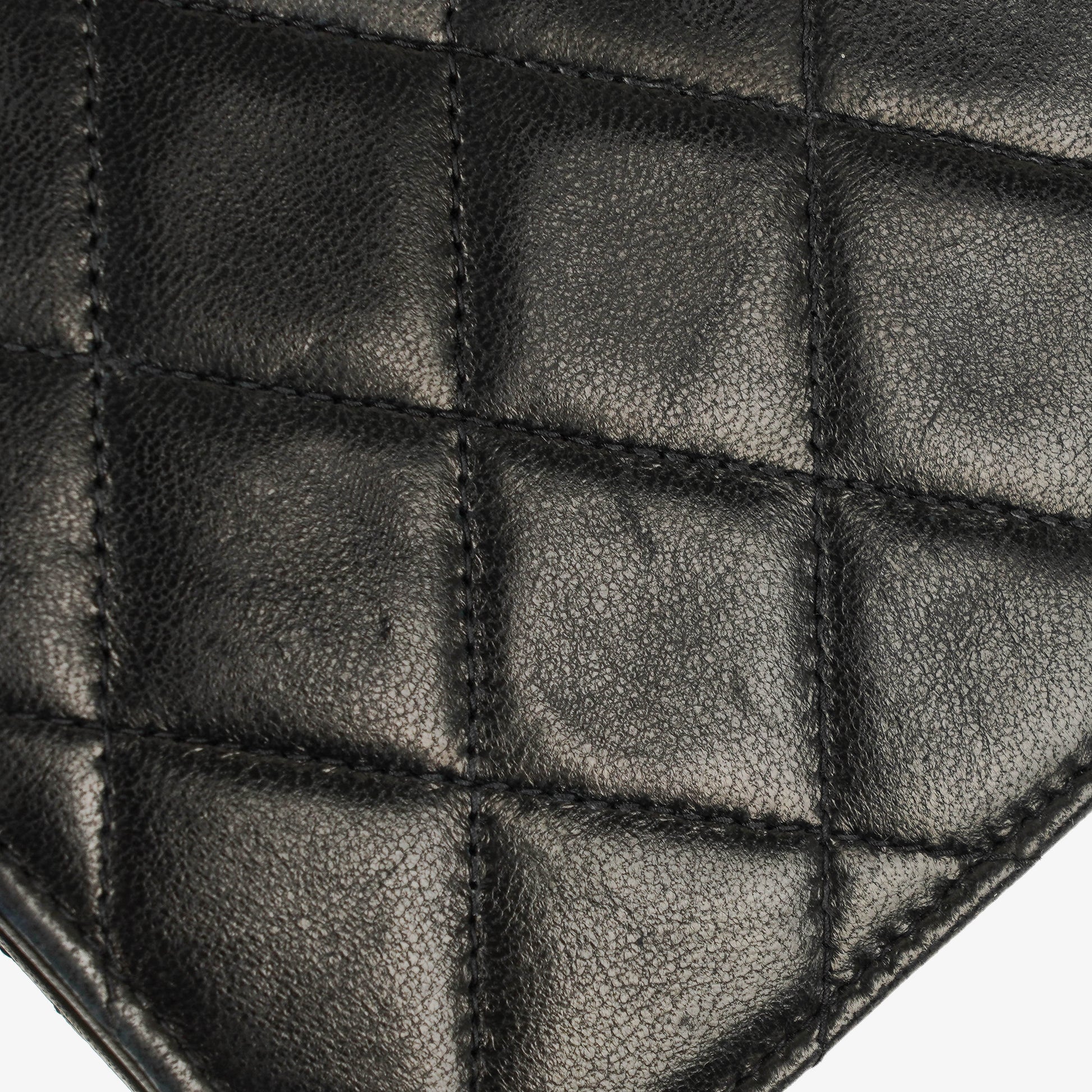 Chanel Medium Classic Single Flap Bag aus schwarzem gestepptem Lammleder mit 24K vergoldeter Hardware