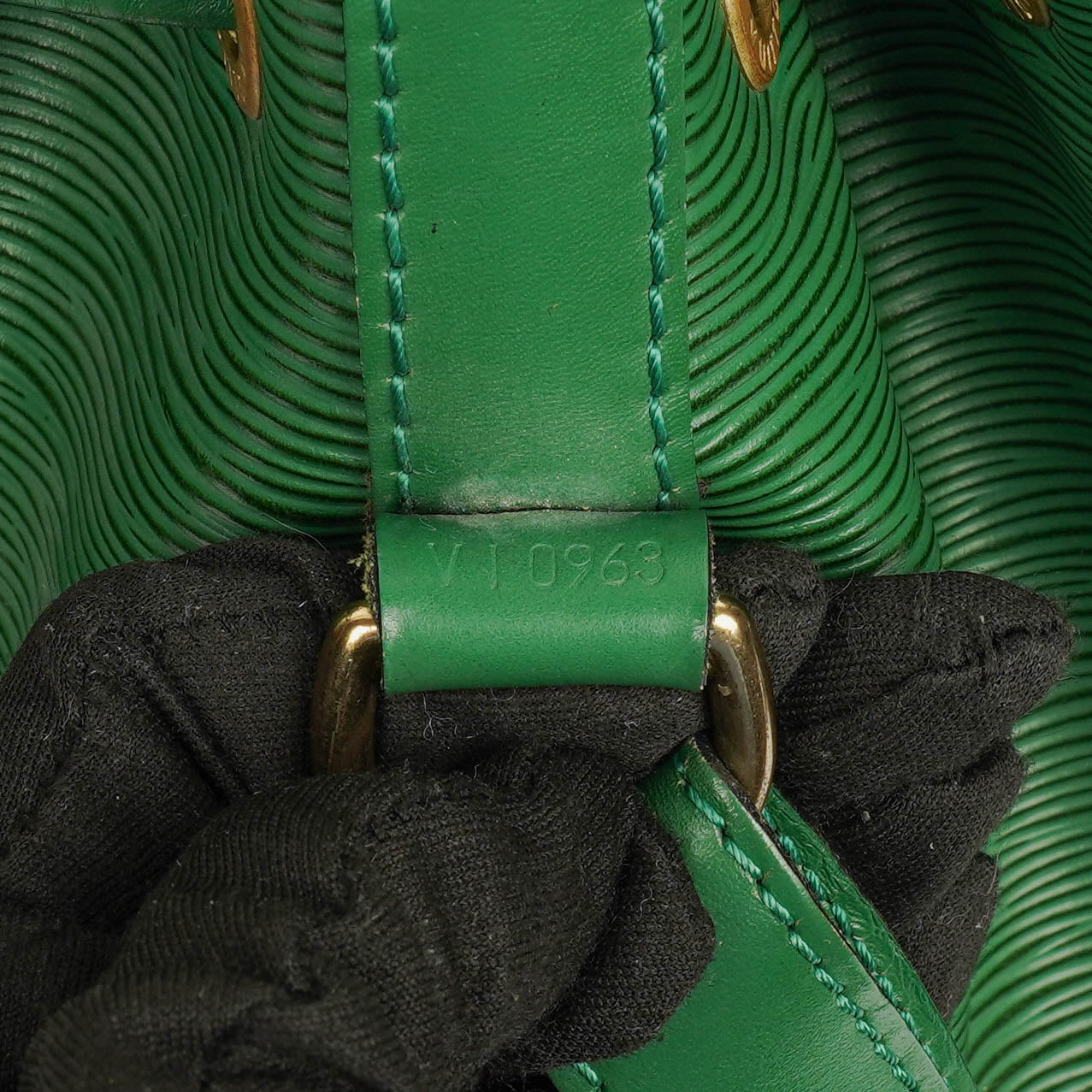 Louis Vuitton Noe Grande GM Schultertasche aus grünem Epi-Leder