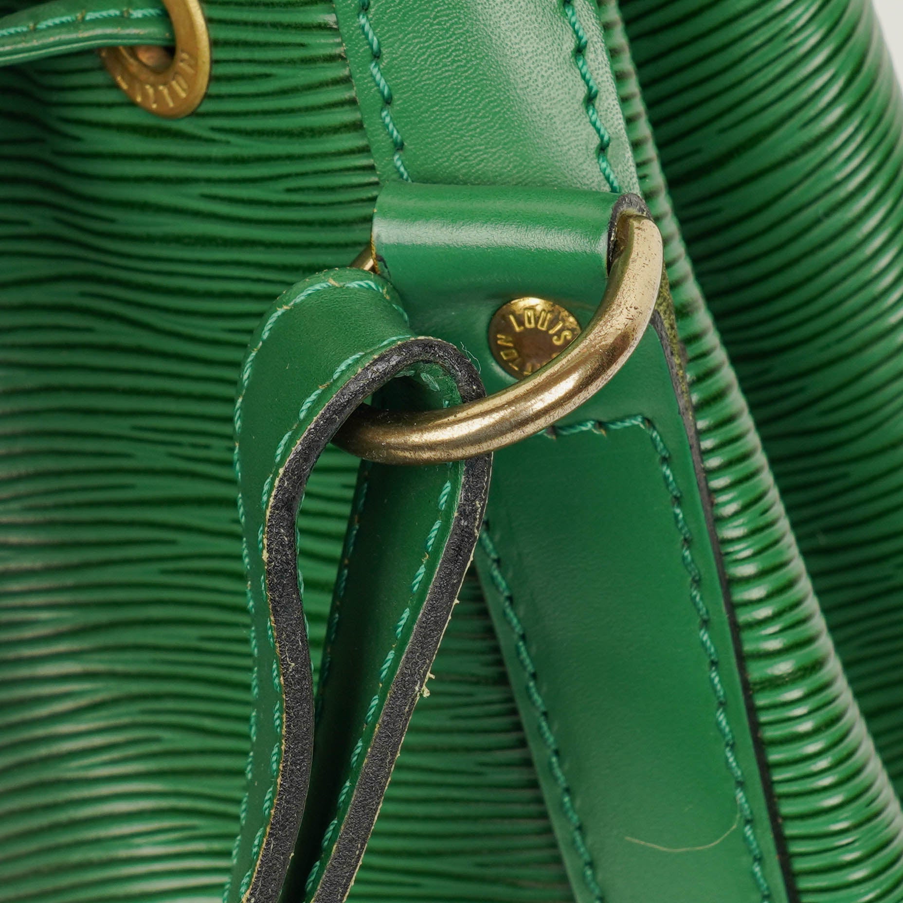 Louis Vuitton Noe Grande GM Schultertasche aus grünem Epi-Leder