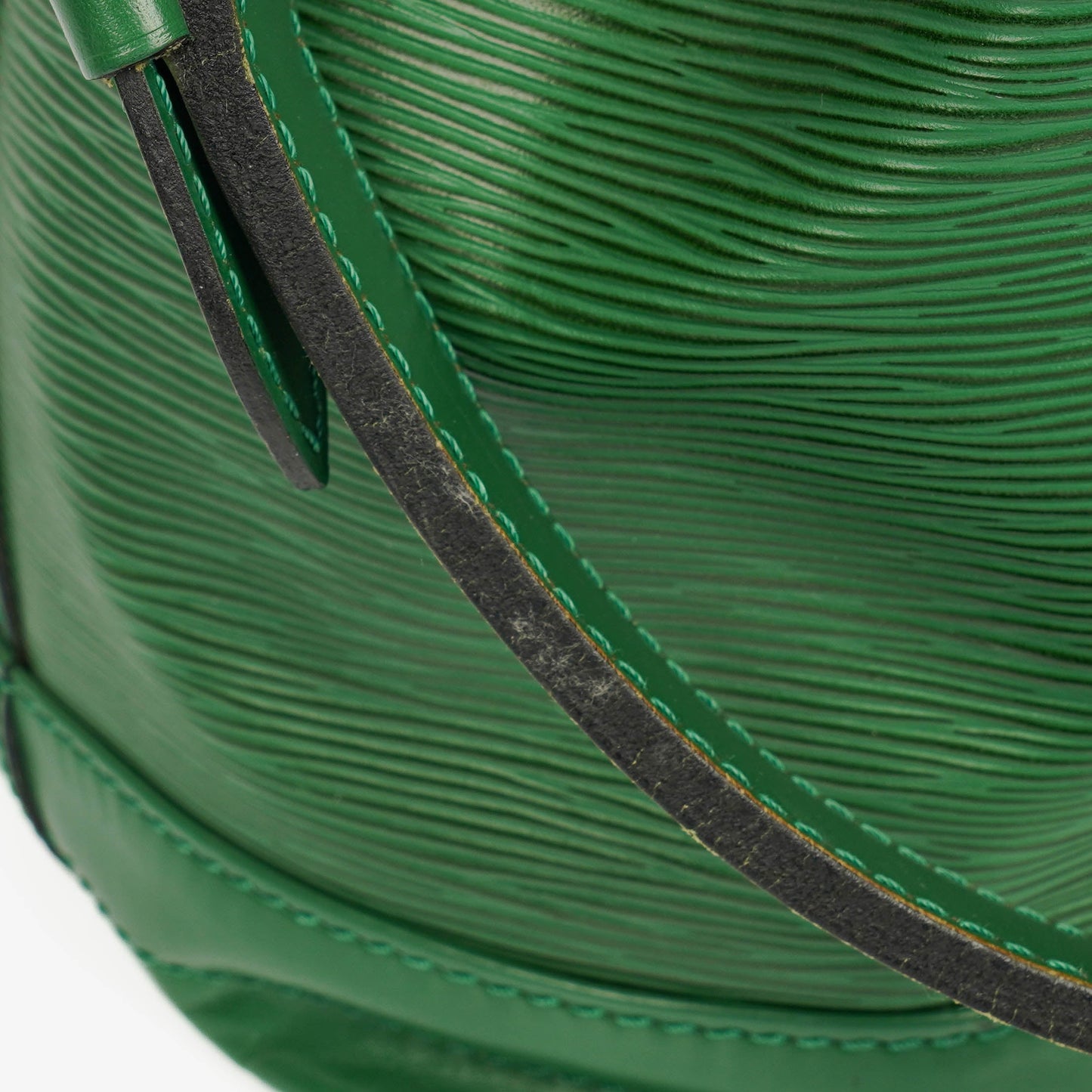 Louis Vuitton Noe Grande GM Schultertasche aus grünem Epi-Leder