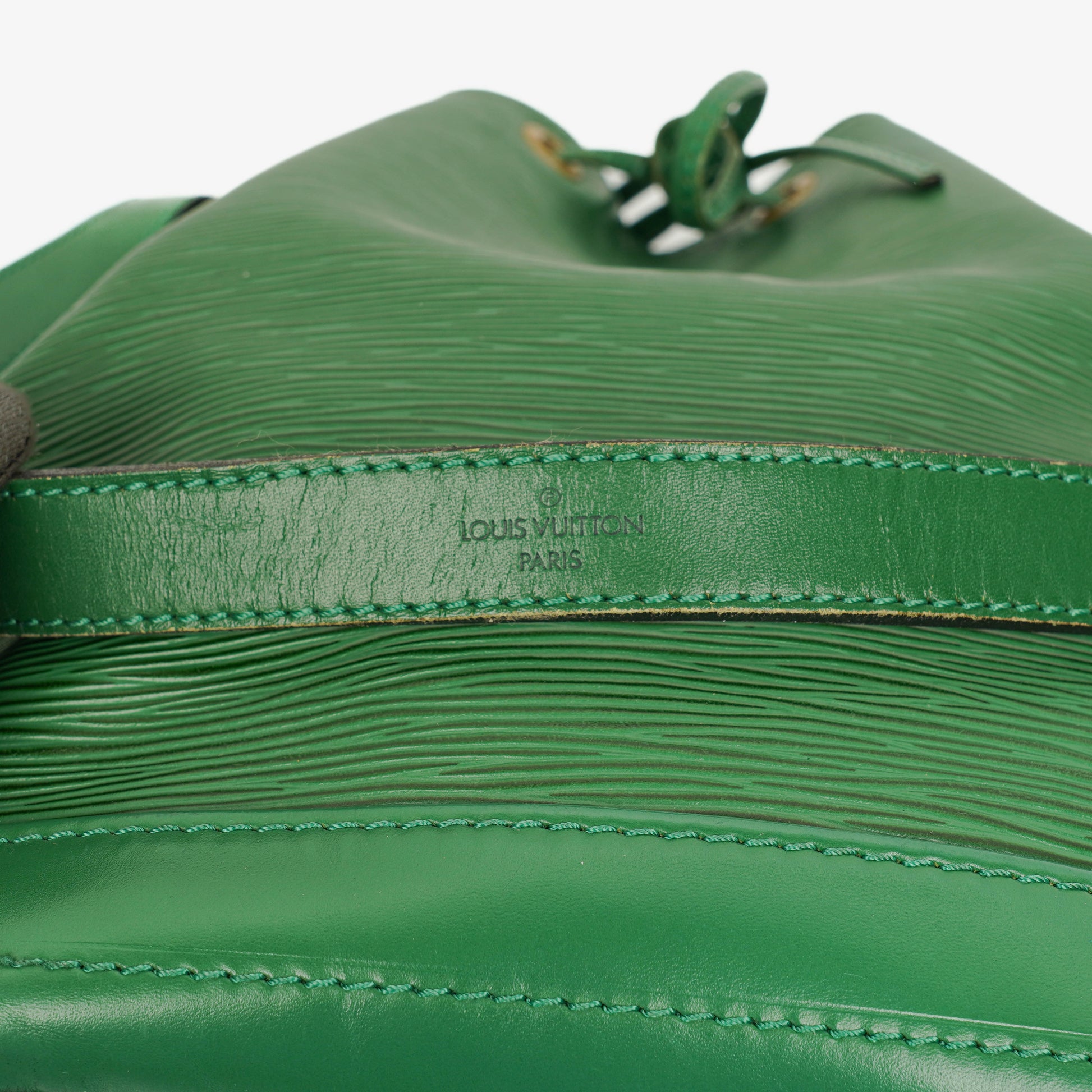Louis Vuitton Noe Grande GM Schultertasche aus grünem Epi-Leder