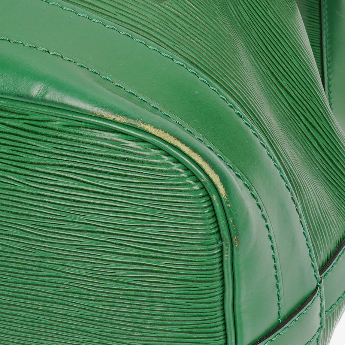 Louis Vuitton Noe Grande GM Schultertasche aus grünem Epi-Leder