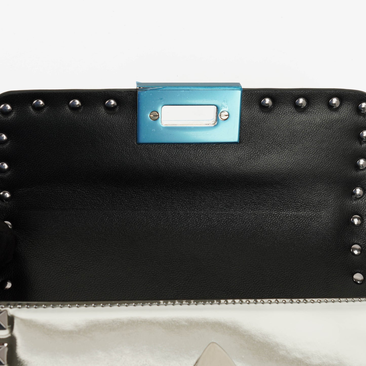 Valentino Garavani kleine Rockstud Schultertasche aus silbernem Spiegel-Kalbsleder