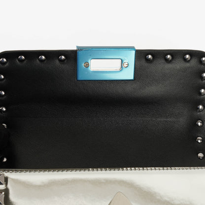 Valentino Garavani kleine Rockstud Schultertasche aus silbernem Spiegel-Kalbsleder