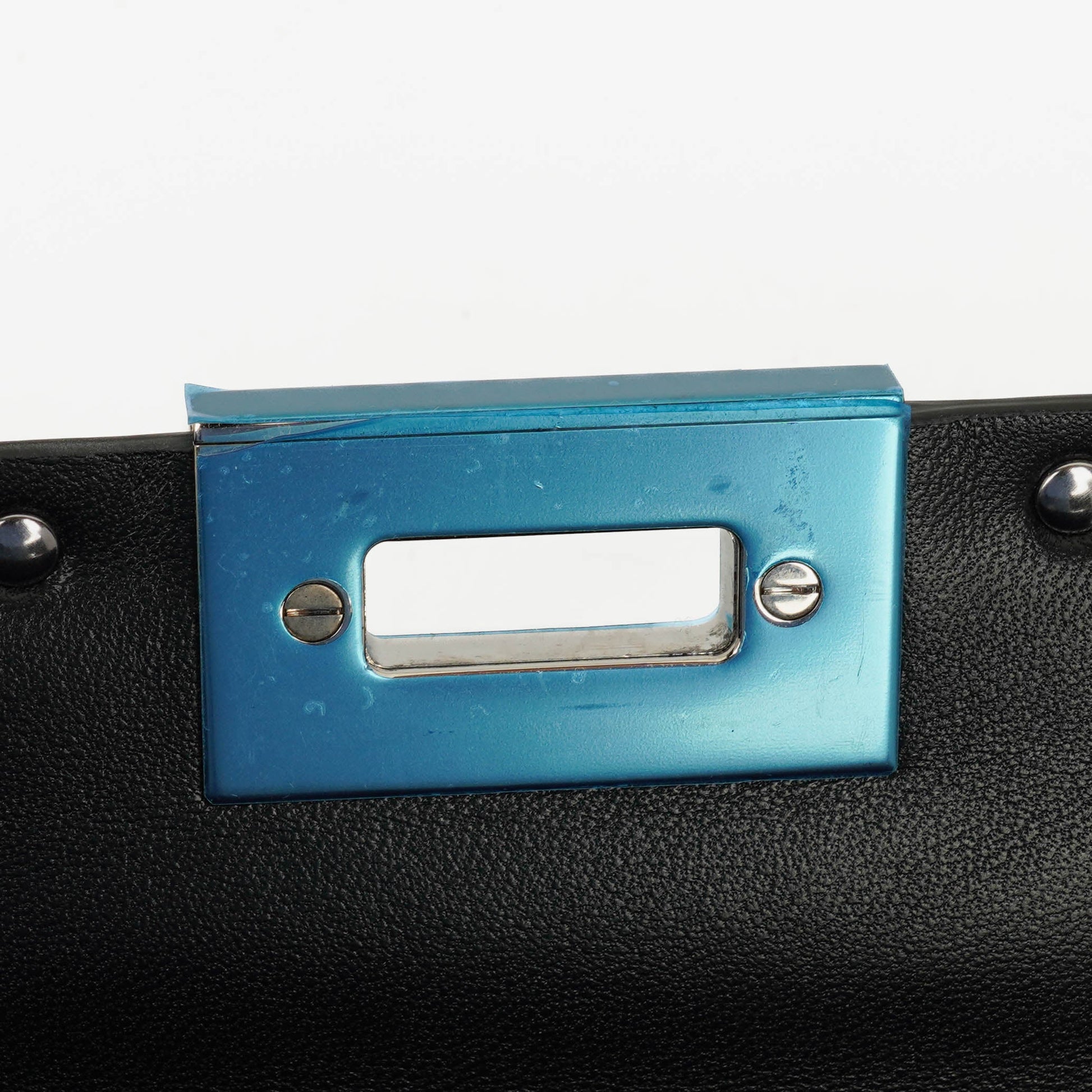 Valentino Garavani kleine Rockstud Schultertasche aus silbernem Spiegel-Kalbsleder