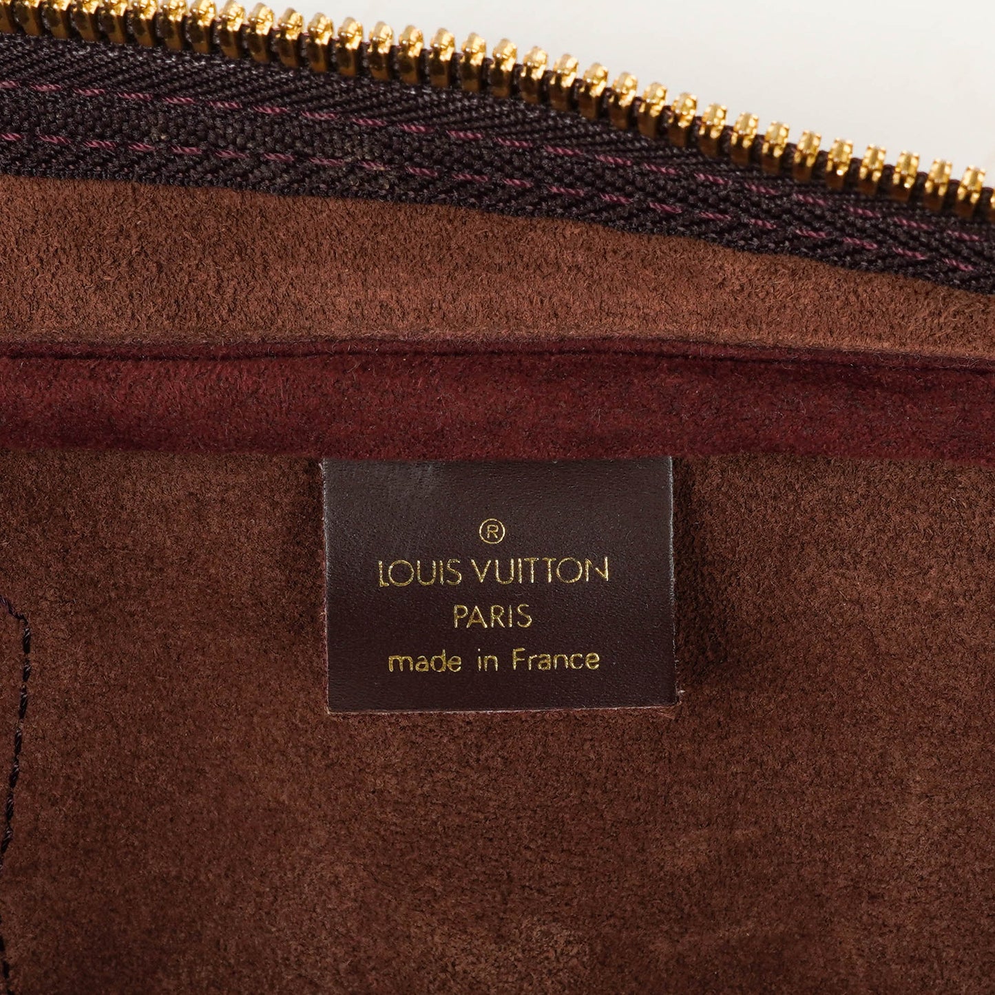 Louis Vuitton Kendall Tasche aus burgunderrotem Taiga Leder