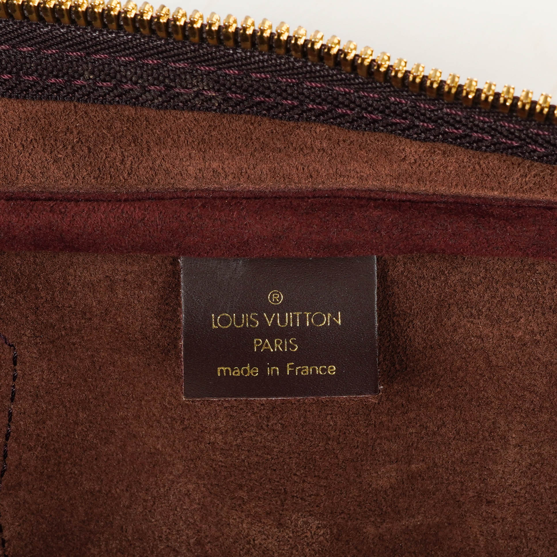 Louis Vuitton Kendall Tasche aus burgunderrotem Taiga Leder