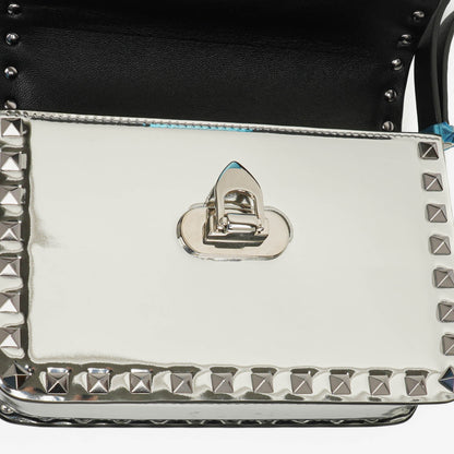 Valentino Garavani kleine Rockstud Schultertasche aus silbernem Spiegel-Kalbsleder