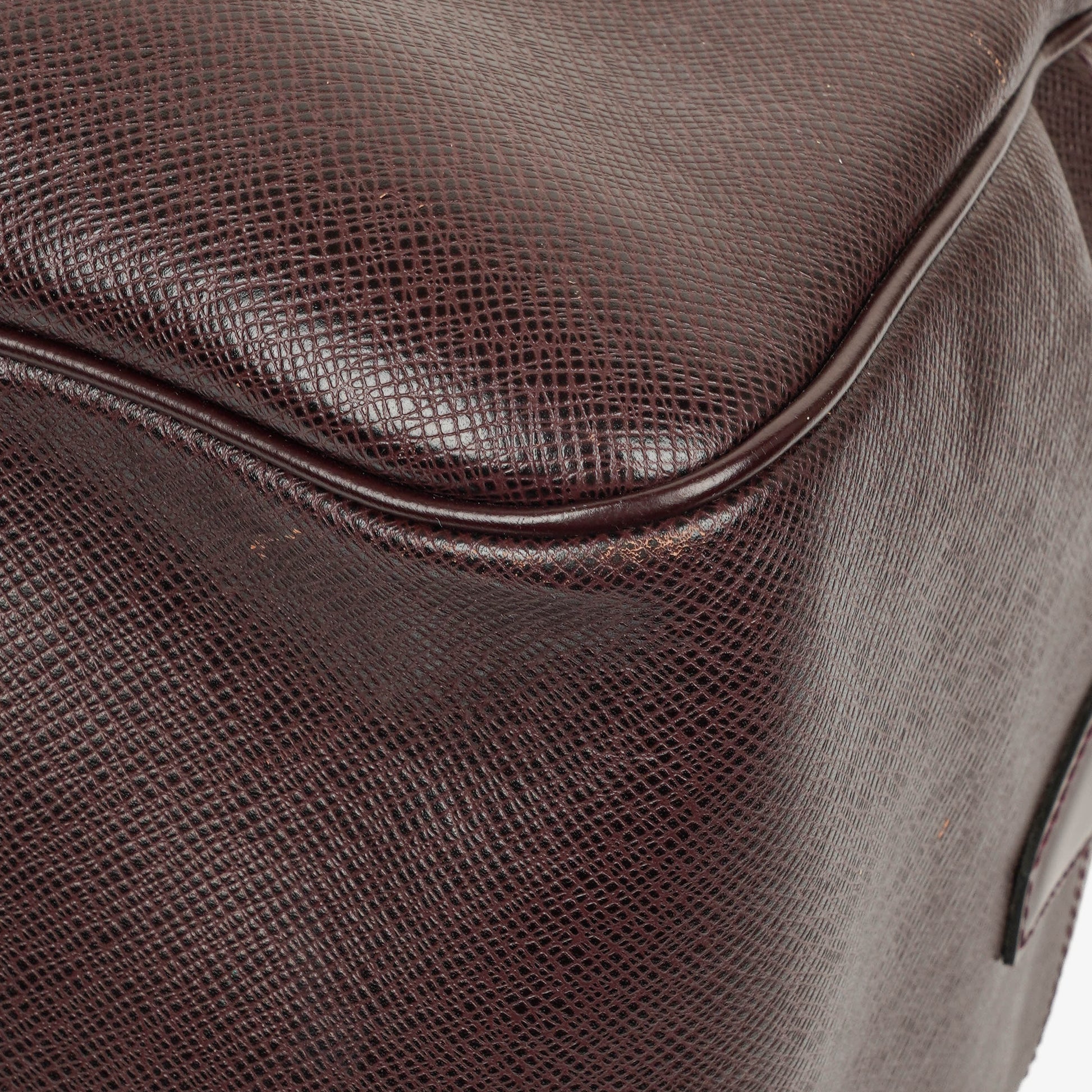Louis Vuitton Kendall Tasche aus burgunderrotem Taiga Leder
