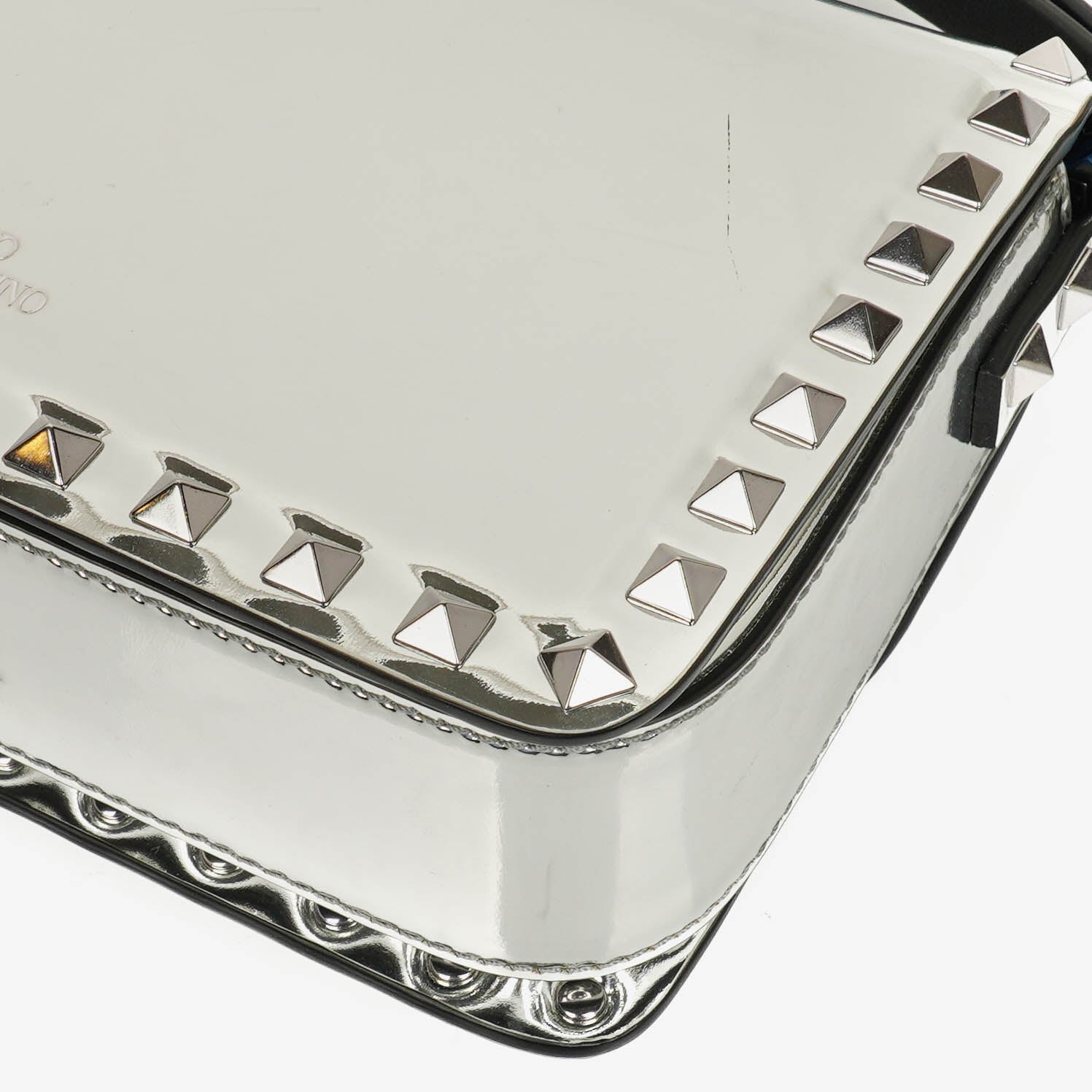 Valentino Garavani kleine Rockstud Schultertasche aus silbernem Spiegel-Kalbsleder