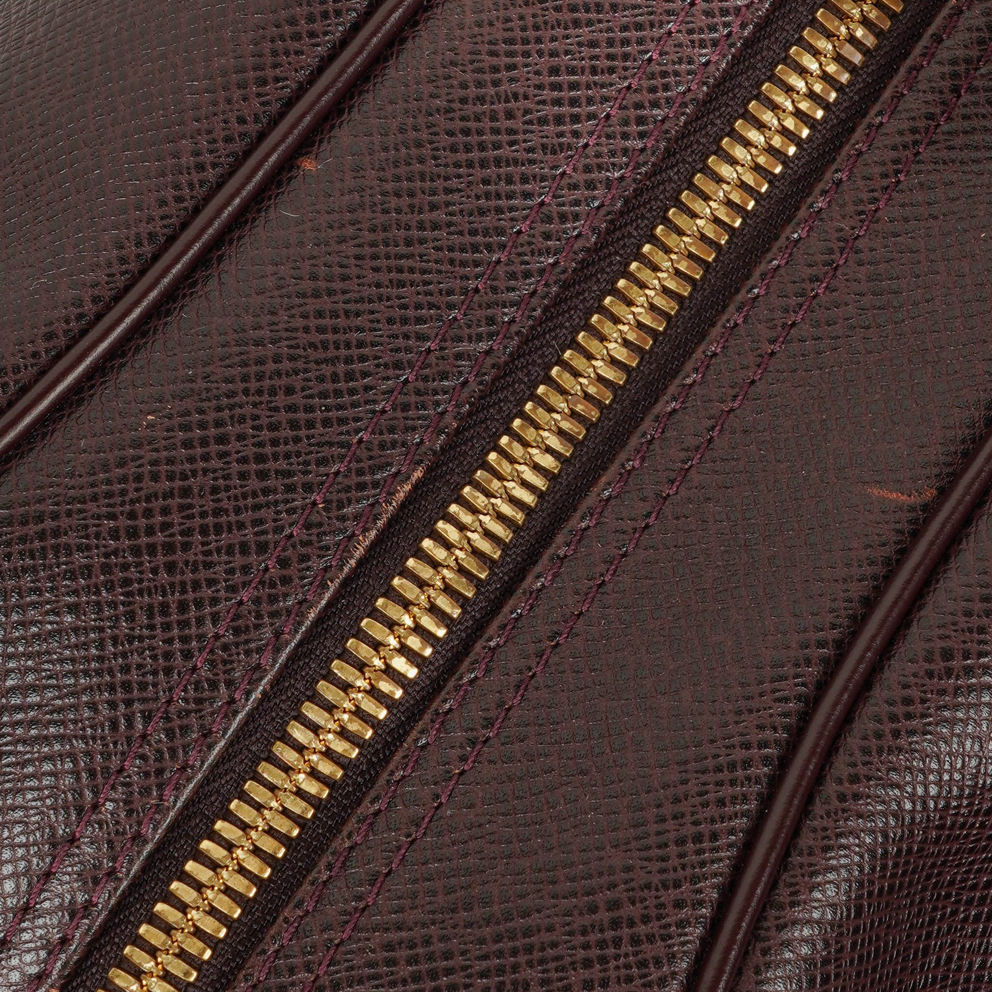 Louis Vuitton Kendall Tasche aus burgunderrotem Taiga Leder