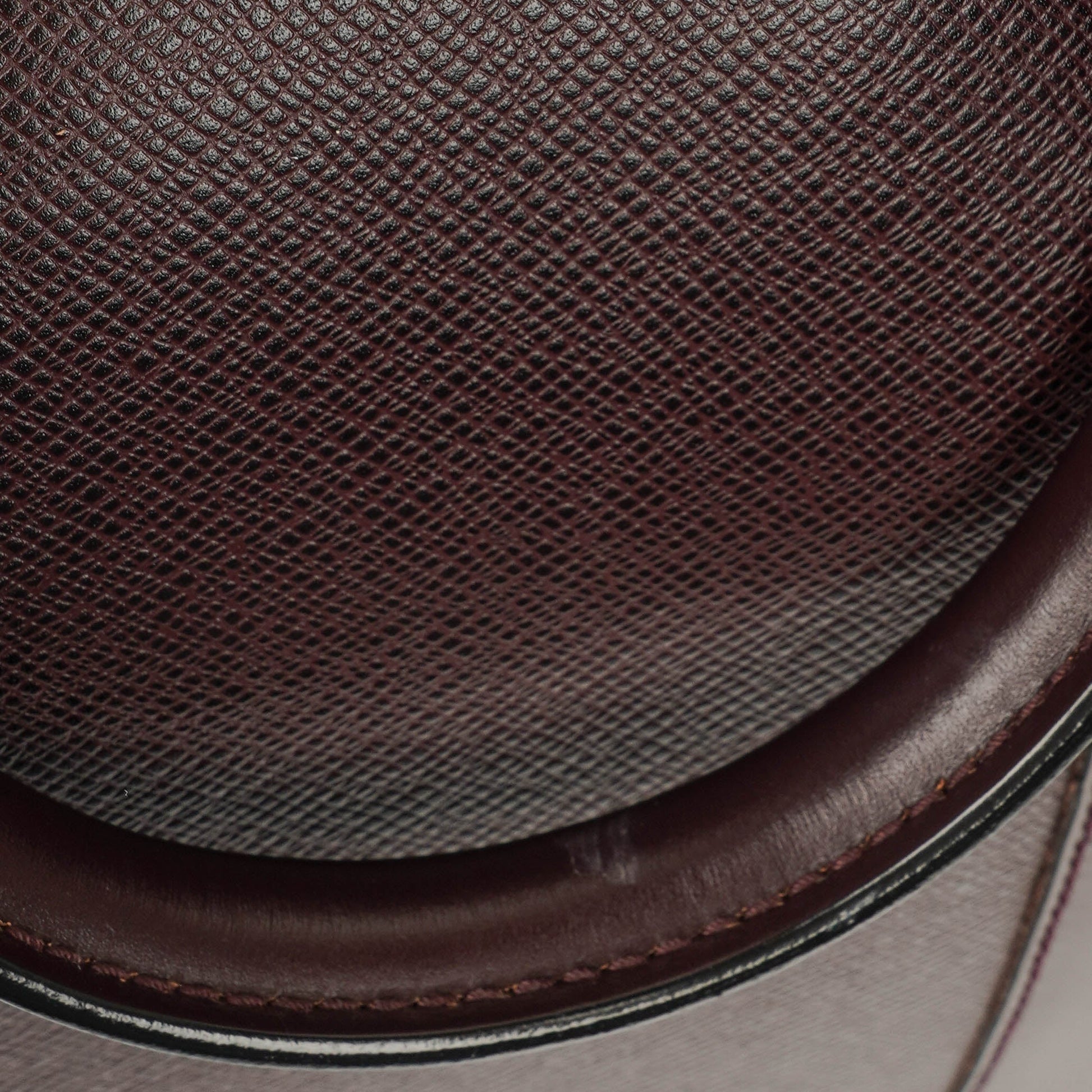 Louis Vuitton Kendall Tasche aus burgunderrotem Taiga Leder