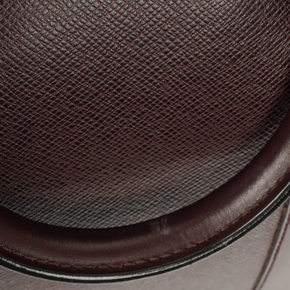 Louis Vuitton Kendall Tasche aus burgunderrotem Taiga Leder