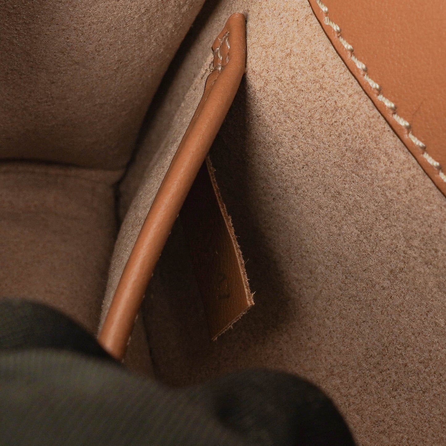 Tod's Bauchtasche aus Leder mit Überschlag