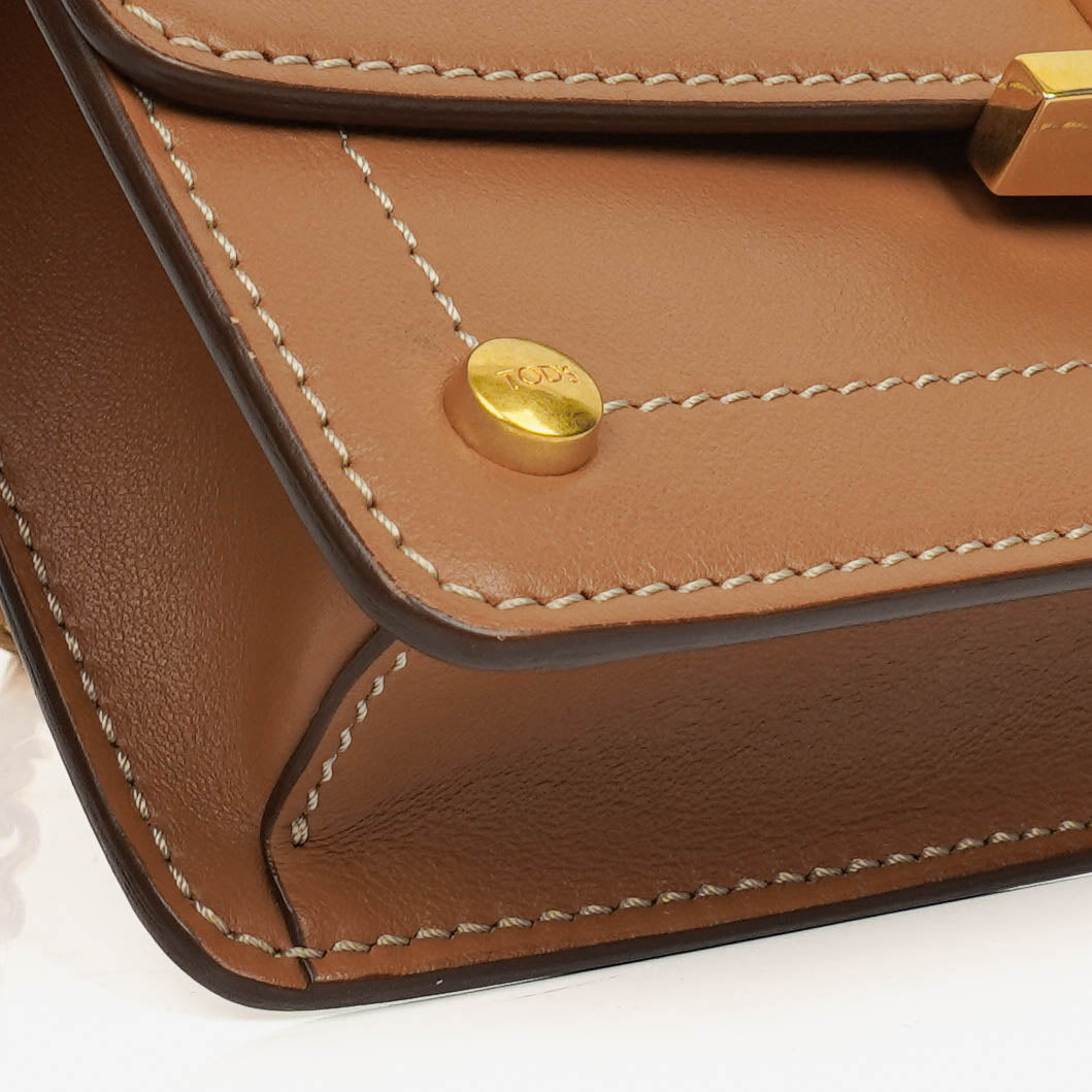 Tod's Bauchtasche aus Leder mit Überschlag