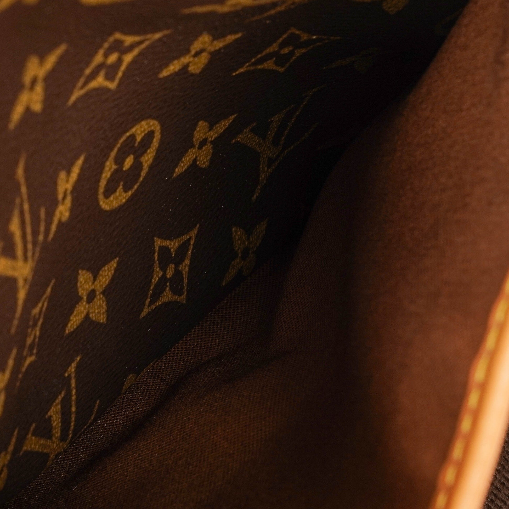Louis Vuitton Sac Gibeciere GM Schultertasche aus Monogram Canvas