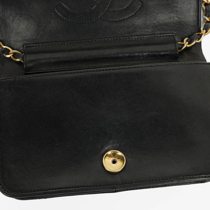 Chanel Classic Full Flap Tasche aus schwarzem gestepptem Leder mit 24K vergoldeten Beschlägen